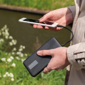 Powerbanks personalizadoss personalizados 10.000 mAh con cable integrado 21 P322.041 M 400