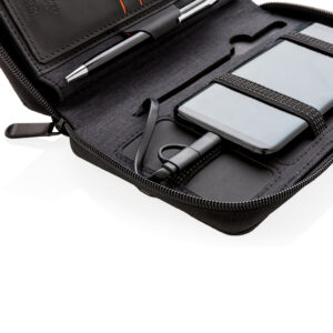 Moderna billetera de viaje Swiss Peak con carga inalámbrica 33 P820.591 B 12